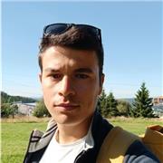 Estudiante de último año del Grado de Física. Imparto clases particulares tanto presenciales como online